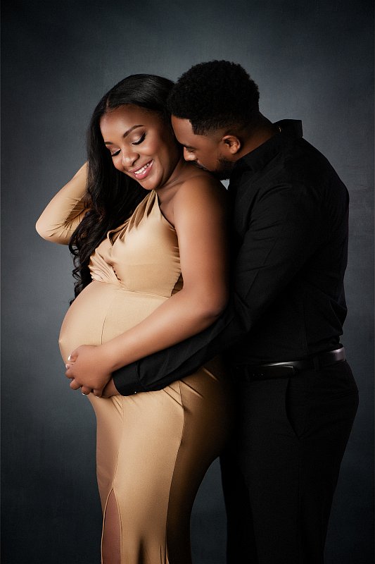 Pregnant wife and husband maternity portrait severn maryland at I-Witness Photography, LLC