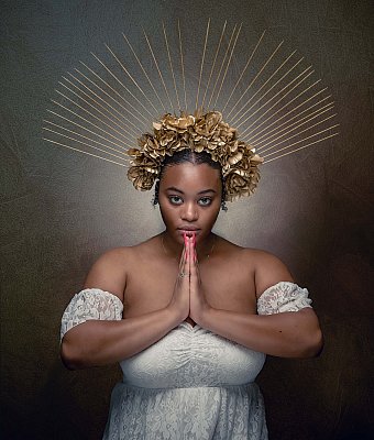 Female_Model_Custom_Headpiece.jpg