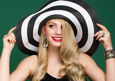 Fashion_Model_with_hat.jpg